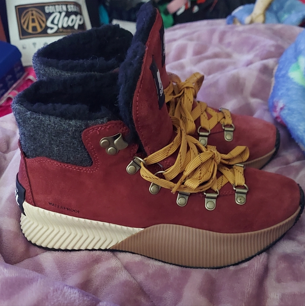 Sorel - Picture 2 of 4
